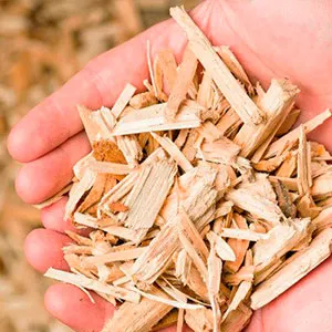 Хвойная щепа оптом в Волгограде и других различных марок заказать от 16 тонн